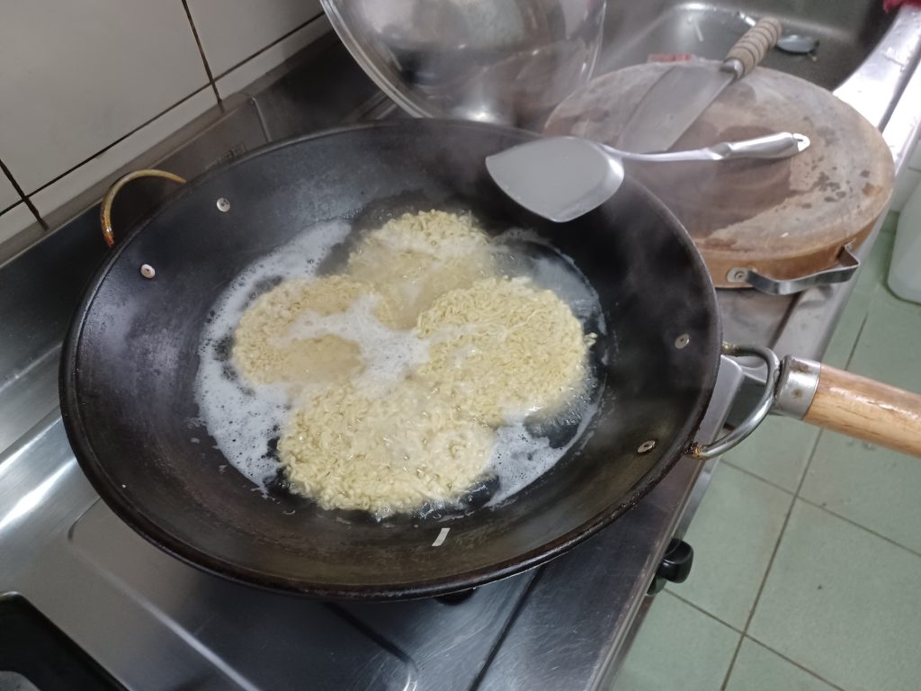 Boiled-Water-Noodles
